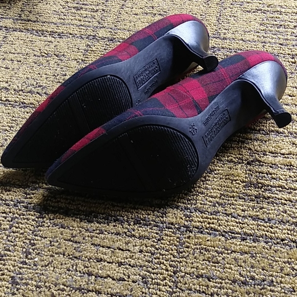 Heels - Picture 3 of 3